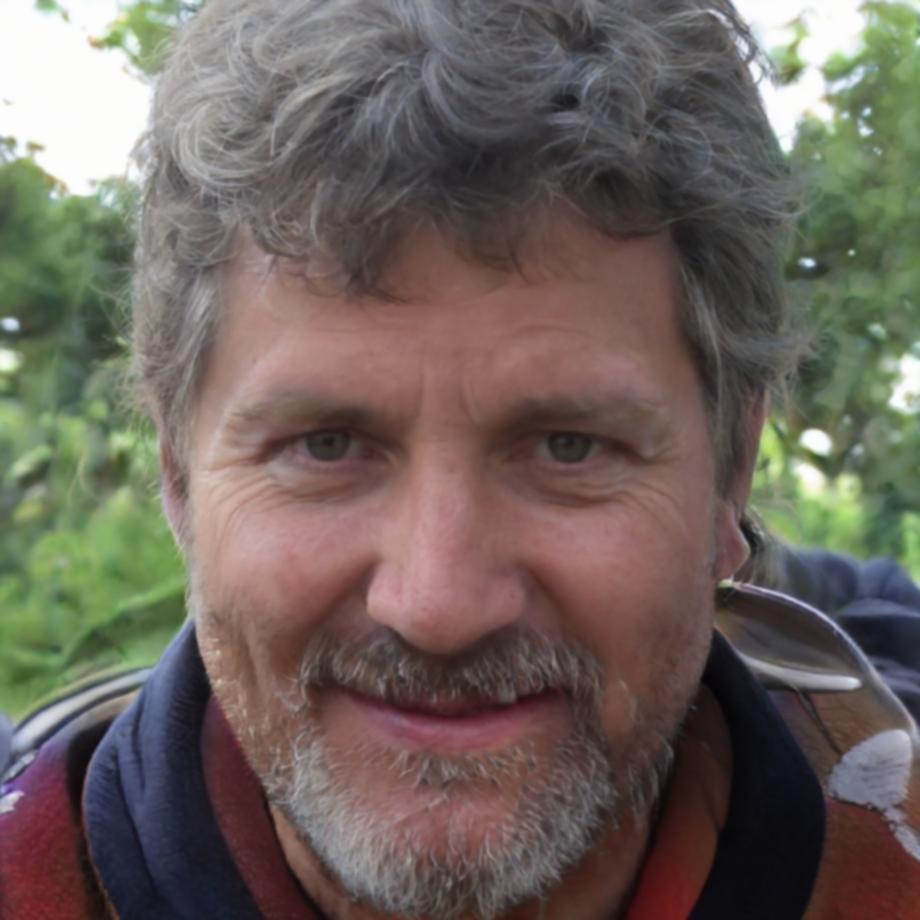 Konstantin Hübner, Gründer von galviquenoro